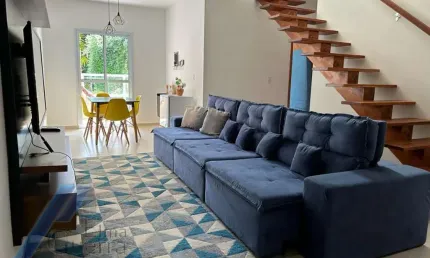 Ubatuba, Praia das Toninhas - Apartamento cobertura com 03 dormitórios sendo 01 suite com vista para o mar.