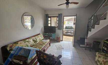 Ubatuba, Praia do Tenório - Casa sobrado geminado em condóminio com 02 dormitorios, a 300 metros da praia.