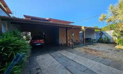 Ubatuba, Parque Viva Mar - Casa com 04 dormitórios, sendo 02 suítes.