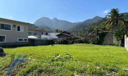 Ubatuba, condomínio Villa - Terreno com 640 m2s, documento de escritura.