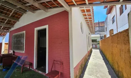 Ubatuba, Pereque Açu - Casa em ótima localização, com 02 dormitórios mais edícula.