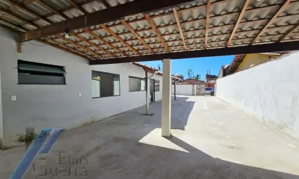 Ubatuba, Pereque Açu - Casa com 0 dormitórios sendo 01 suíte com terreno de 250 m2.