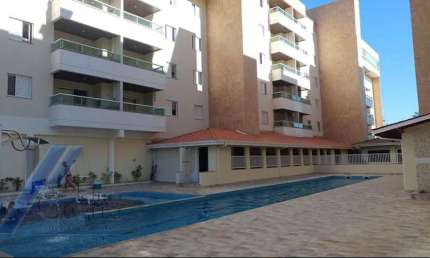 Ubatuba, Toninhas - Apartamento com 03 dormitórios e área de lazer completa a 100mts do mar.
