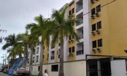 Ubatuba, Praia Grande - Apartamento com 02 dormitórios sendo 01 suíte a 200 metros do mar.