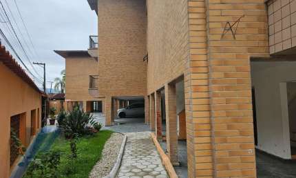 Ubatuba, Praia Grande - Apartamento com 02 dormitórios a 300 metros do mar.