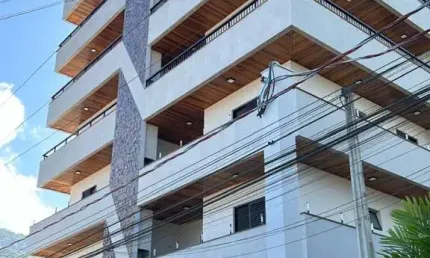 Ubatuba - pereque açu. apartamento com 03 dormitórios sendo 01 suíte à 300 metros do mar.