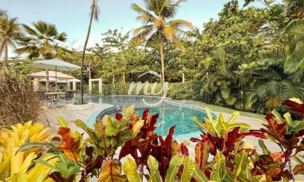 Imbassaí| Village 82m2| 2 Quartos| 2 Vagas| Mobiliado| Entre o Rio e o Mar