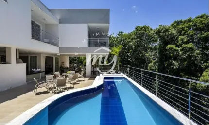 Alphaville| Casa Luxuosa| 1.200 m2| 5 Suítes| Studio| Espaço Gourmet| Piscina| 8 Vagas