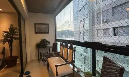 Imóvel para venda tem 140 metros, com 3 quartos, 2 vagas, quadra da praia em itararé - são vicente - sp