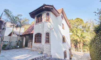 Casa com 3 quartos à venda na TRAVESSA JACOB SCROK, 11, Santa Cândida, Curitiba, 270 m2 por R$ 790.000