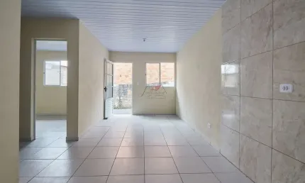 Casa com 2 quartos para alugar na Rua Guilherme Wisniewski, 99, Santa Cândida, Curitiba, 64 m2 por R$ 1.798