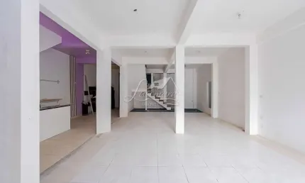 Prédio para alugar na Rua São José dos Pinhais, 1670, Sítio Cercado, Curitiba, 240 m2 por R$ 8.980