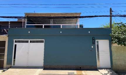 Casa para venda possui 65 m² com 3 quartos, 4 banheiros e terraço em Caioaba - Nova Iguaçu - RJ