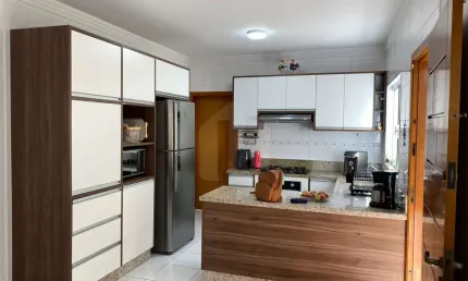 Casa à venda Jardim das Flores 250m² construída com 3 suítes