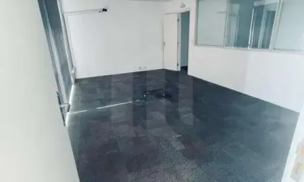 Salas comerciais integradas com excelente localização à venda e para locação.