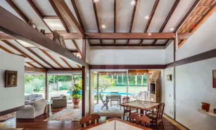 Lindíssima casa de condomínio à venda 274m² de arquiteta em condomínio fechado