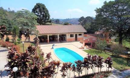 Casa com 5 quartos para alugar na Rua Botacudos, 742, Jardim São Miguel, Cotia