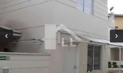 Casa de condomínio 105m² à venda com 2 quartos,  2 banheiros e 2 vagas demarcadas e cobertas no butantã.