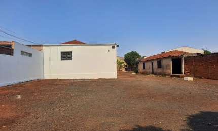 Barracão / Galpão / Depósito com 4 salas para alugar no Jardim Morumbi, Araraquara 