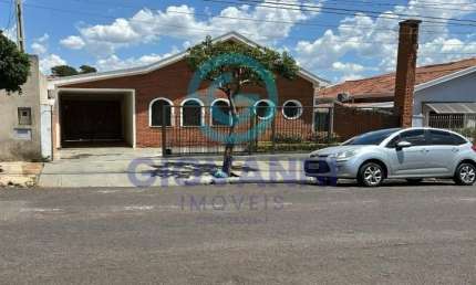 Casa com 3 quartos para alugar na Vila Harmonia, Araraquara 