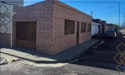 Para aluguel, casa no CONJUNTO PEDRO TEIXEIRA no parque verde.