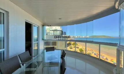 Apartamento a beira mar com 3 quartos, 1 suite e 2 vagas de garagem.