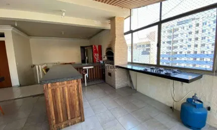 Cobertura duplex com 5 quartos e área de churrasqueira a venda na Praia do Morro, Guarapari/ES.