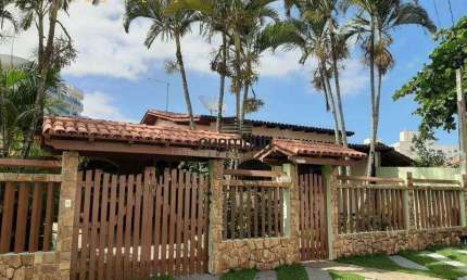 Casa 3 quartos, à venda em Guarapari na Enseada Azul.