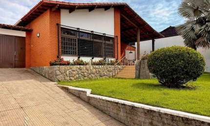Casa com 5 quartos à venda na Avenida Trajano Lino Gonçalves, Centro, Guarapari