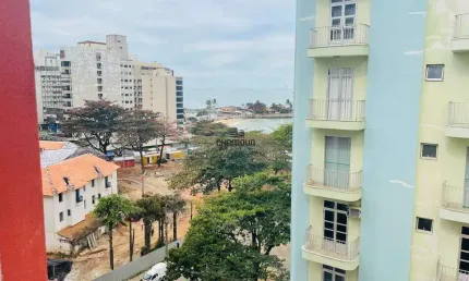 Apartamento de 2 quartos, a 50m da praia da areia preta , com vaga de garagem,