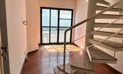 Vende-se Cobertura Duplex no Bairro Pompéia em Santos/SP