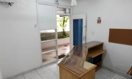 Aluga-se Sala comercial no bairro Gonzaga em Santos/SP