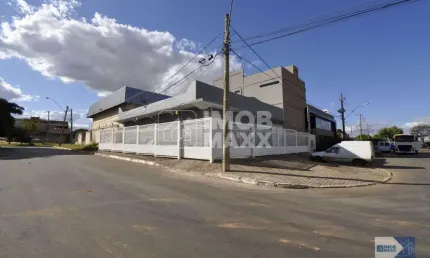 Prédio inteiro com 02 lojas em Samambaia Sul por R$ 850k