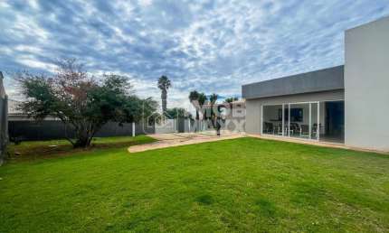 Casa em Arniqueira: 4 Dormitórios e 420m² por R$1.380.000