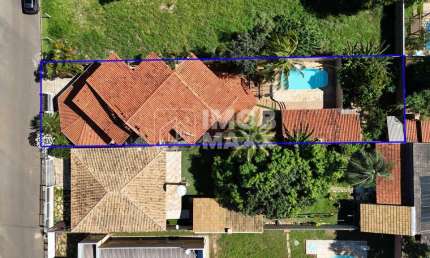 Excelente casa no Jardim Botânico, Brasília: 400m², 4 dormitórios, 4 suítes, 5 banheiros. Venda por R$ 1.350.000. Agende uma visita!