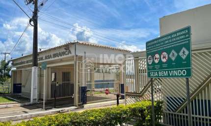 Casa em condomínio fechado com 3 quartos à venda no Recanto das Emas, Brasília 