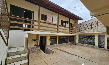 Casa 3 quartos com suíte 2 pavimentos e com edícula