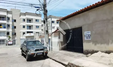 VENDE-SE casa com 2 quartos sendo 1 suíte no Bairro Aeroporto