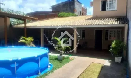 Casa à venda com 3 quartos e Ponto Comercial no bairro Aruana