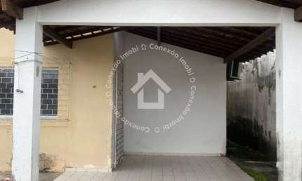 Casa à venda no Bairro Aruana em Aracaju - 02 quartos e Portão Eletrônico
