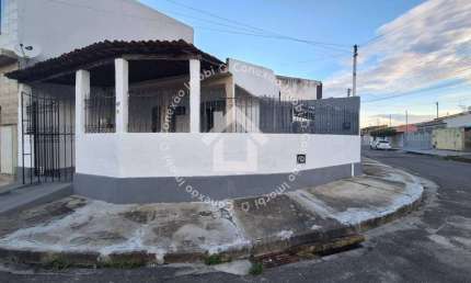 Casa à venda no Bairro Marcos Freire II em Nossa Senhora Do Socorro -  02 Quartos e Sala Ampla