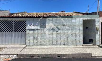 Casa para alugar no Bairro Aeroporto (Santa Tereza) - 5 Quartos, 1 Suíte