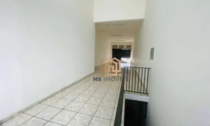 Loja com vão livre, Pé Direito alto, ótima localização, perfeita para o seu negócio!