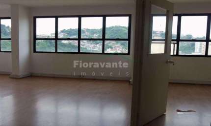 Sala Comercial com bom espaço, bem funcional, ótima para quem trabalha com porto, alfândega , Receita e Polícia Federal.