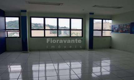 Sala Comercial com bom espaço, bem funcional, ótima para quem trabalha com porto, alfândega , Receita e Polícia Federal.