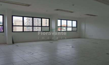 Sala Comercial com bom espaço, bem funcional, ótima para quem trabalha com porto, alfândega , Receita e Polícia Federal.