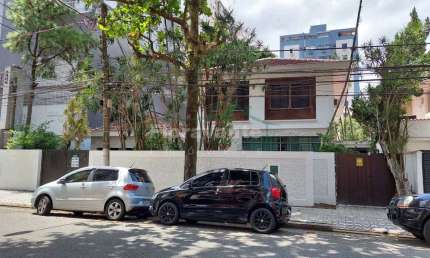 Sobrado com 4 dorms, 2 salas, grande quintal e edícula. Pacote!