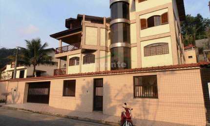 Casa Triplex em Santos com elevador. 4 suítes, 529 m2. Oportunidade!
