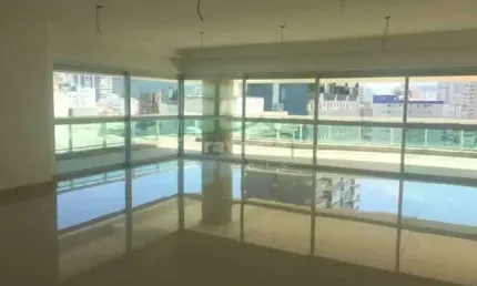 Ap incrivel em frente a praia em ponto estratégico da cidade.