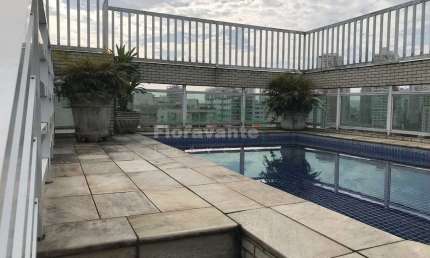 Cobertura com 5 suítes, piscina, churrasqueira, salão de jogos,